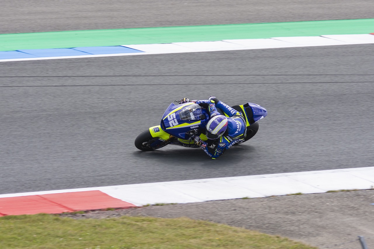 包夹防守为 包夹防守为